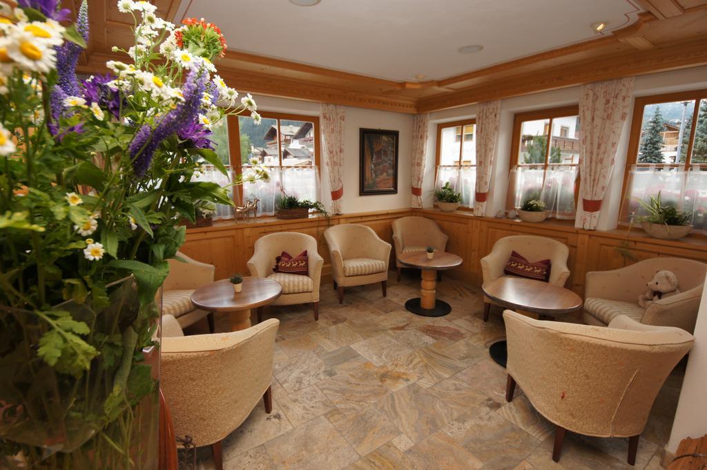 Garni Tofana Hotel Corvara In Badia Luaran gambar